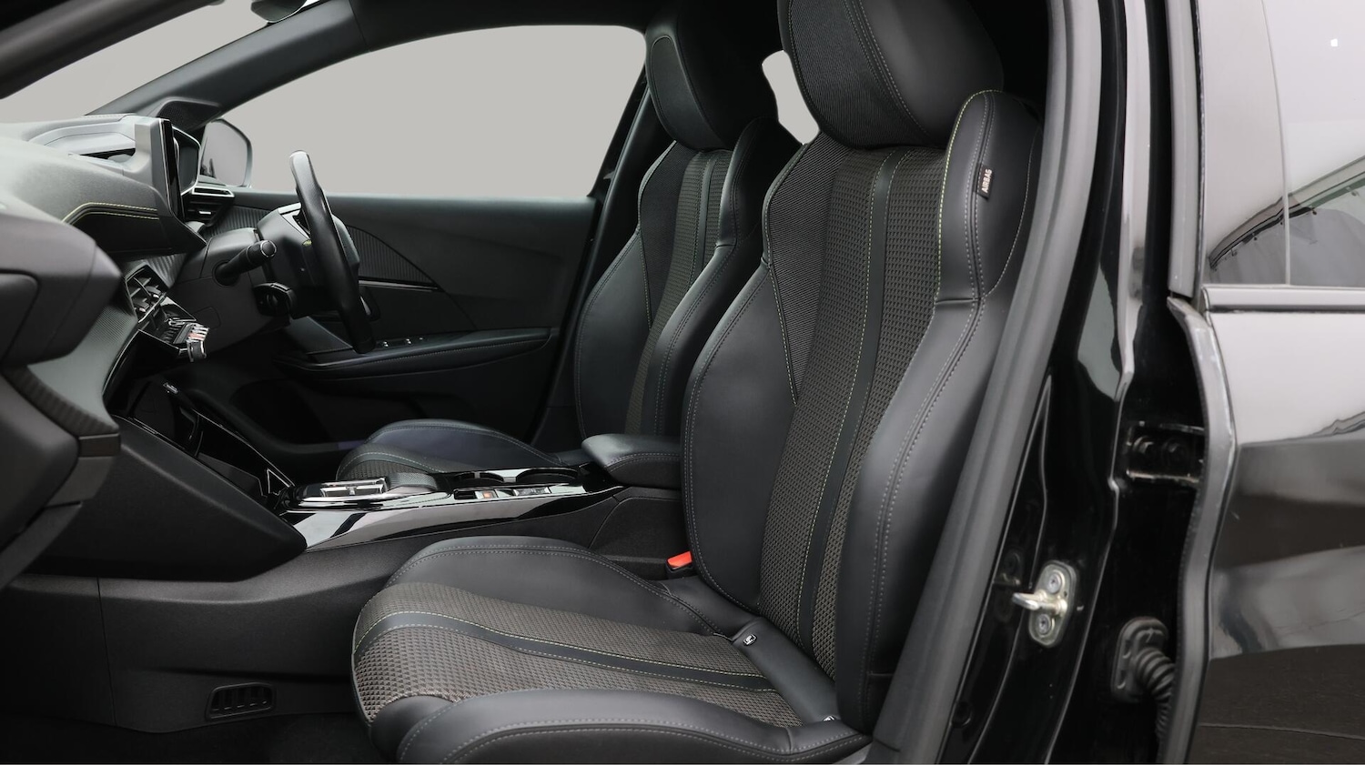 Used Peugeot E-208 2022 for sale - 76336052: Photo 15