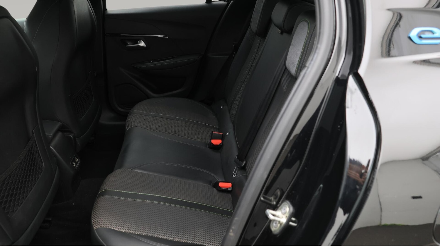 Used Peugeot E-208 2022 for sale - 76336052: Photo 17