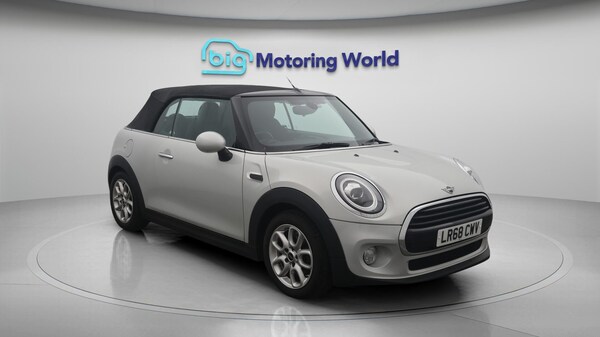 Used MINI Convertible 2018 for sale - 76295989: Photo 21