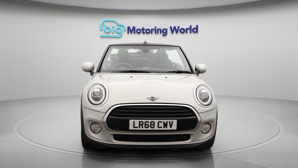 Used MINI Convertible 2018 for sale - 76295989: Photo 3