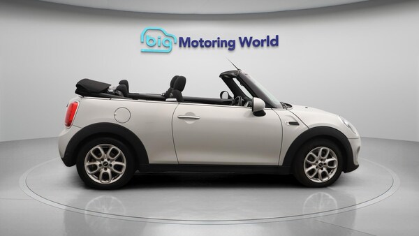 Used MINI Convertible 2018 for sale - 76295989: Photo 9