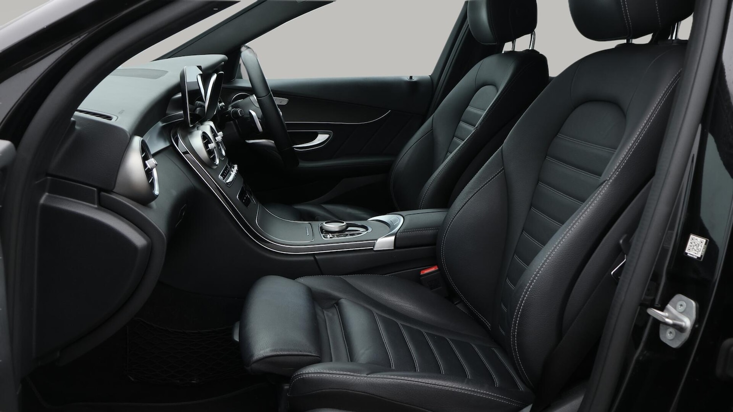 Used Mercedes-Benz C Class 2020 for sale - 76592040: Photo 15