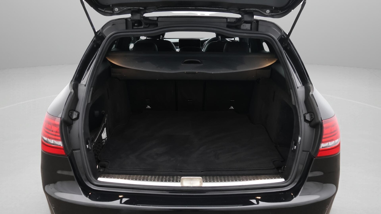 Used Mercedes-Benz C Class 2020 for sale - 76592040: Photo 18