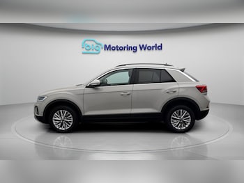 Used Volkswagen T-Roc 2023 for sale - 78952276: Photo