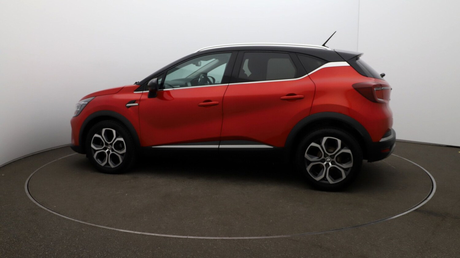 Used Renault Captur for sale - 76810107: Photo 49