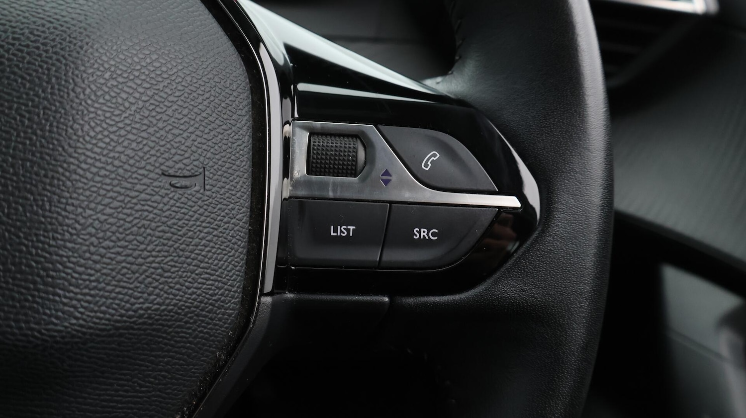 Used Peugeot 2008 2022 for sale - 76360782: Photo 26