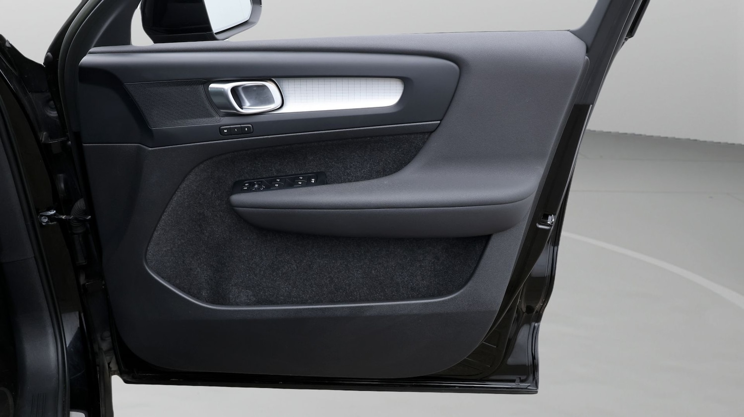 Used Volvo XC40 2023 for sale - 77774944: Photo 15