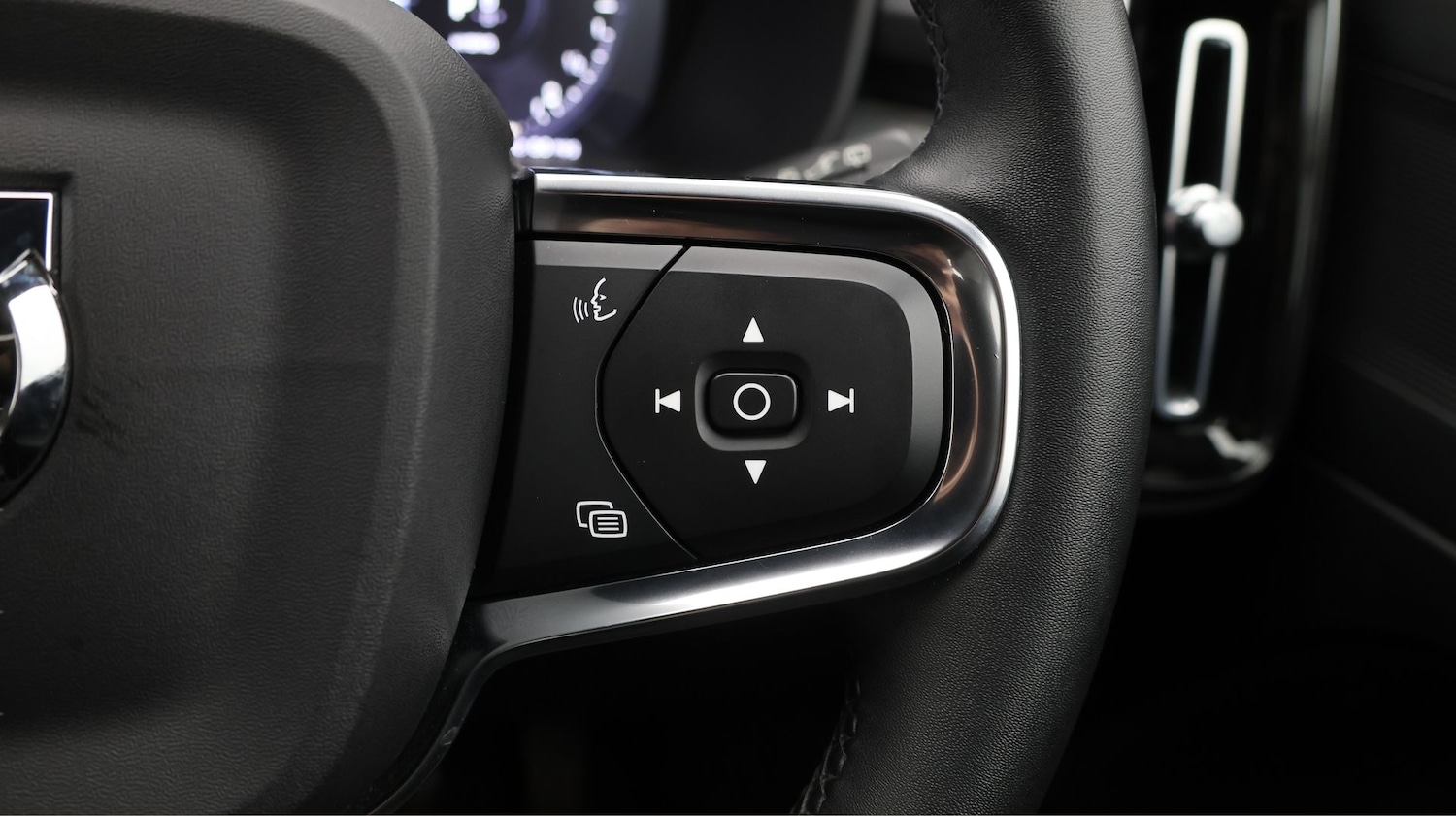 Used Volvo XC40 2023 for sale - 77774944: Photo 22