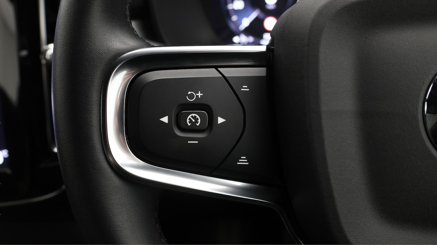 Used Volvo XC40 2023 for sale - 77774944: Photo 23