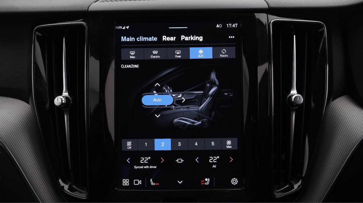 Used Volvo XC60 2023 for sale - 77262658: Photo 12