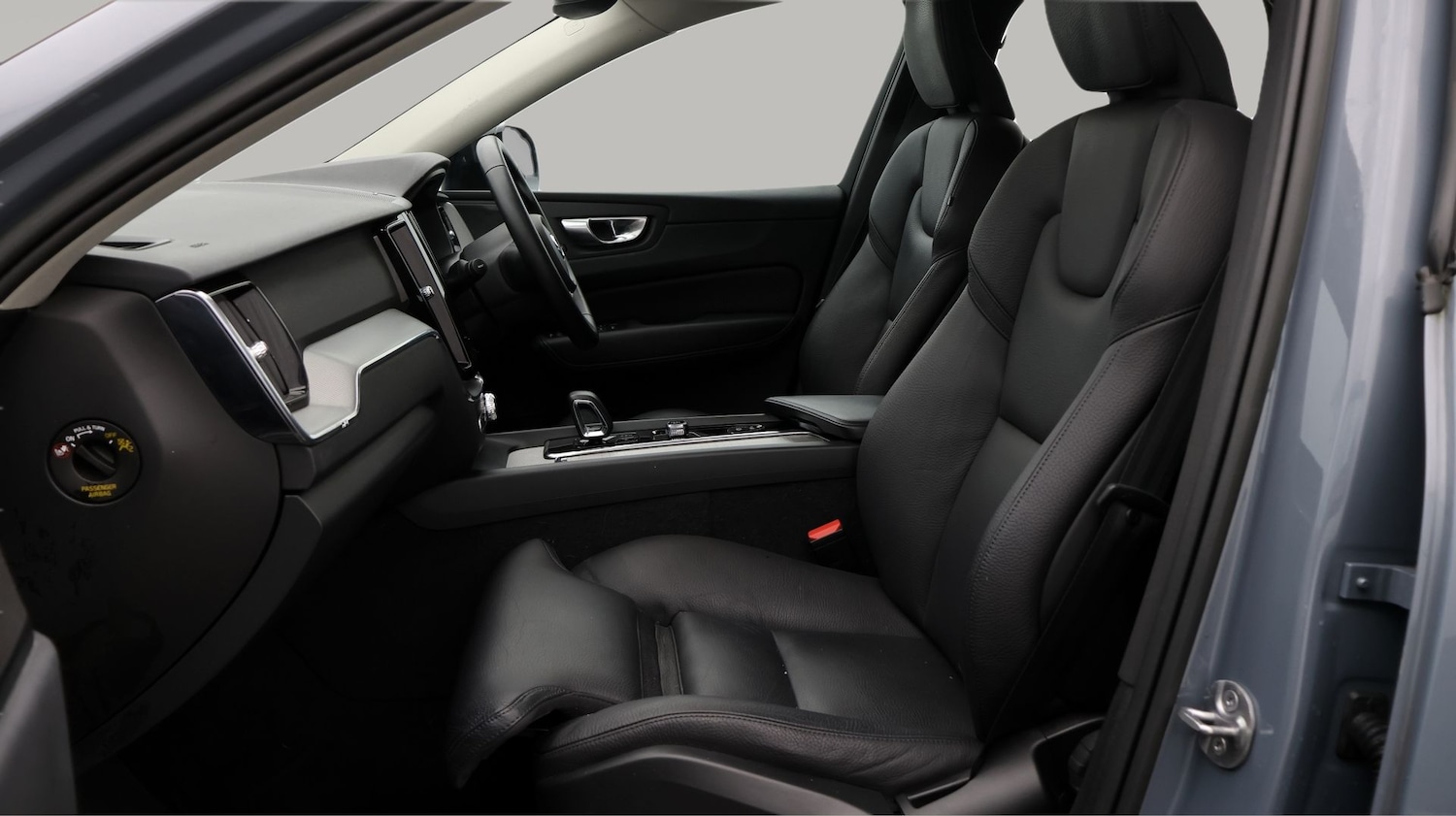 Used Volvo XC60 2023 for sale - 77262658: Photo 14