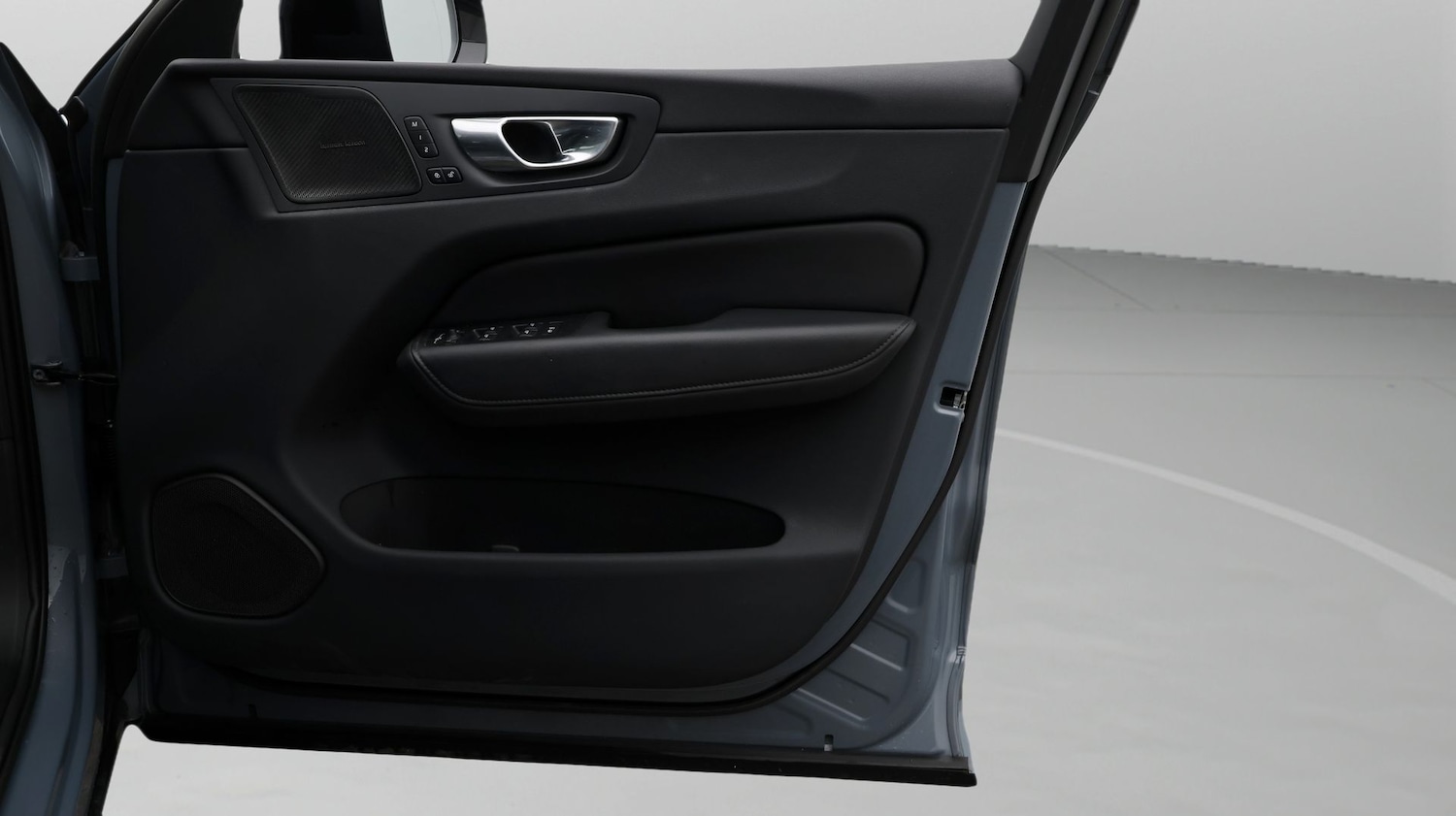 Used Volvo XC60 2023 for sale - 77262658: Photo 15