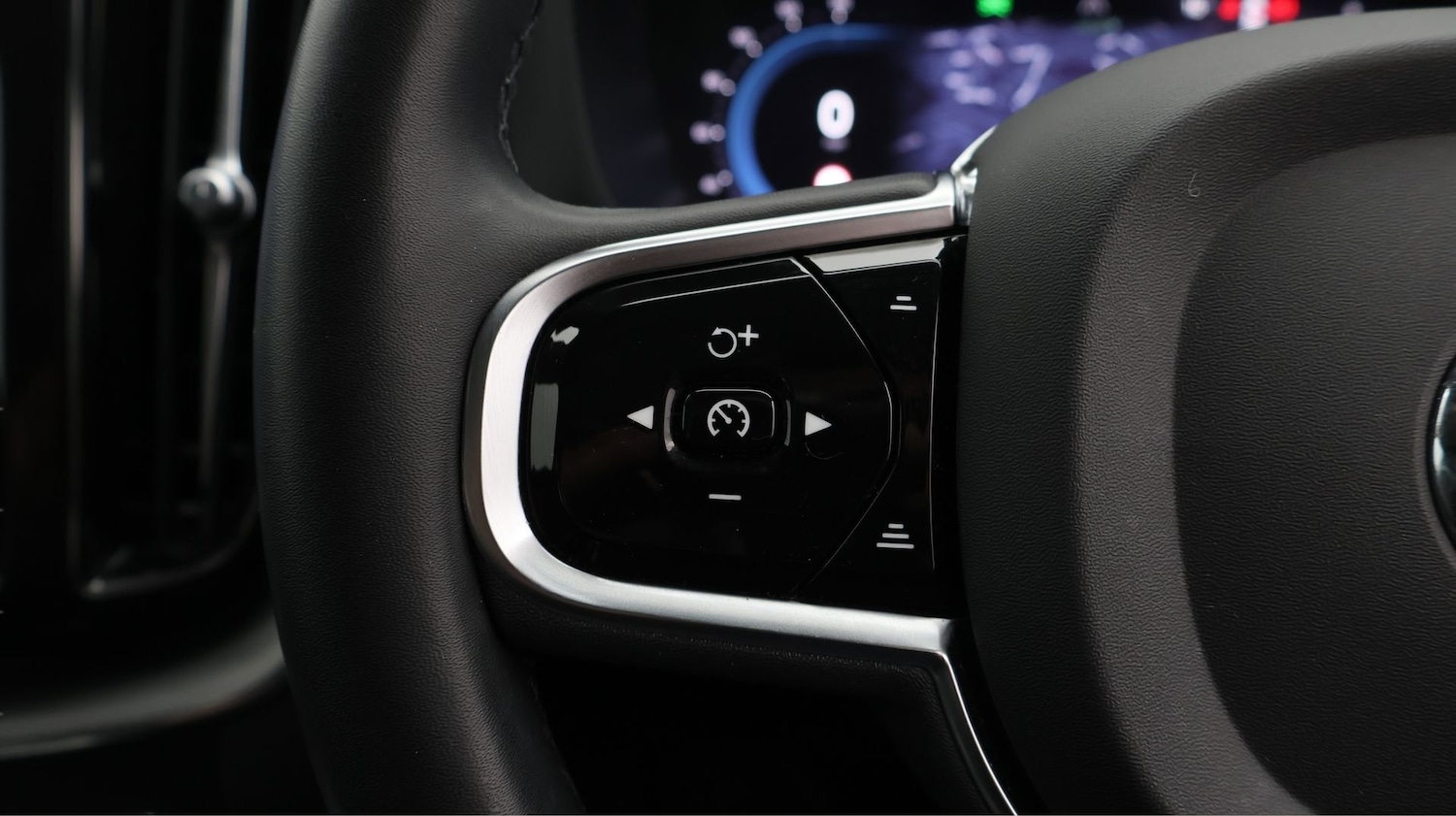 Used Volvo XC60 2023 for sale - 77262658: Photo 22