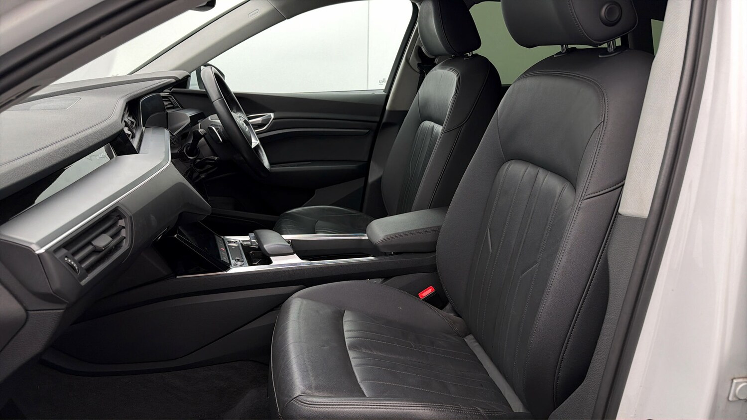 Used Audi e-tron 2021 for sale - 77938646: Photo 13