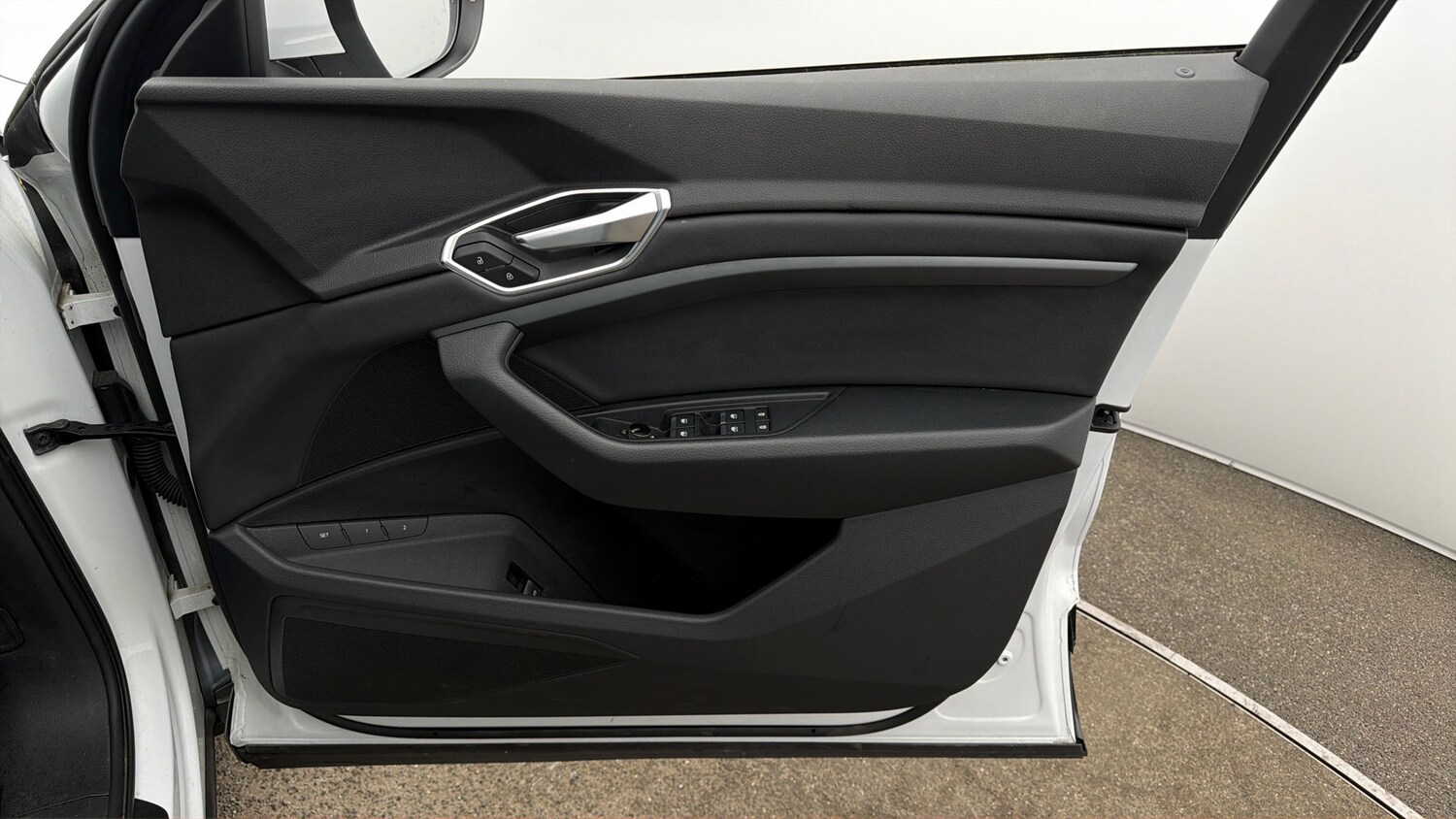 Used Audi e-tron 2021 for sale - 77938646: Photo 14