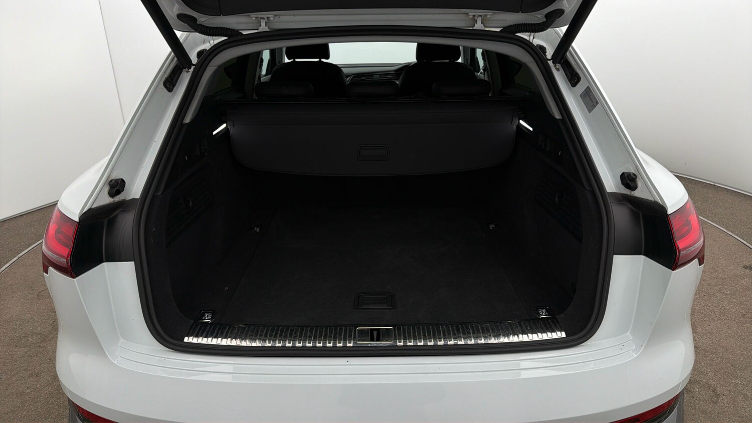 Used Audi e-tron 2021 for sale - 77938646: Photo 16