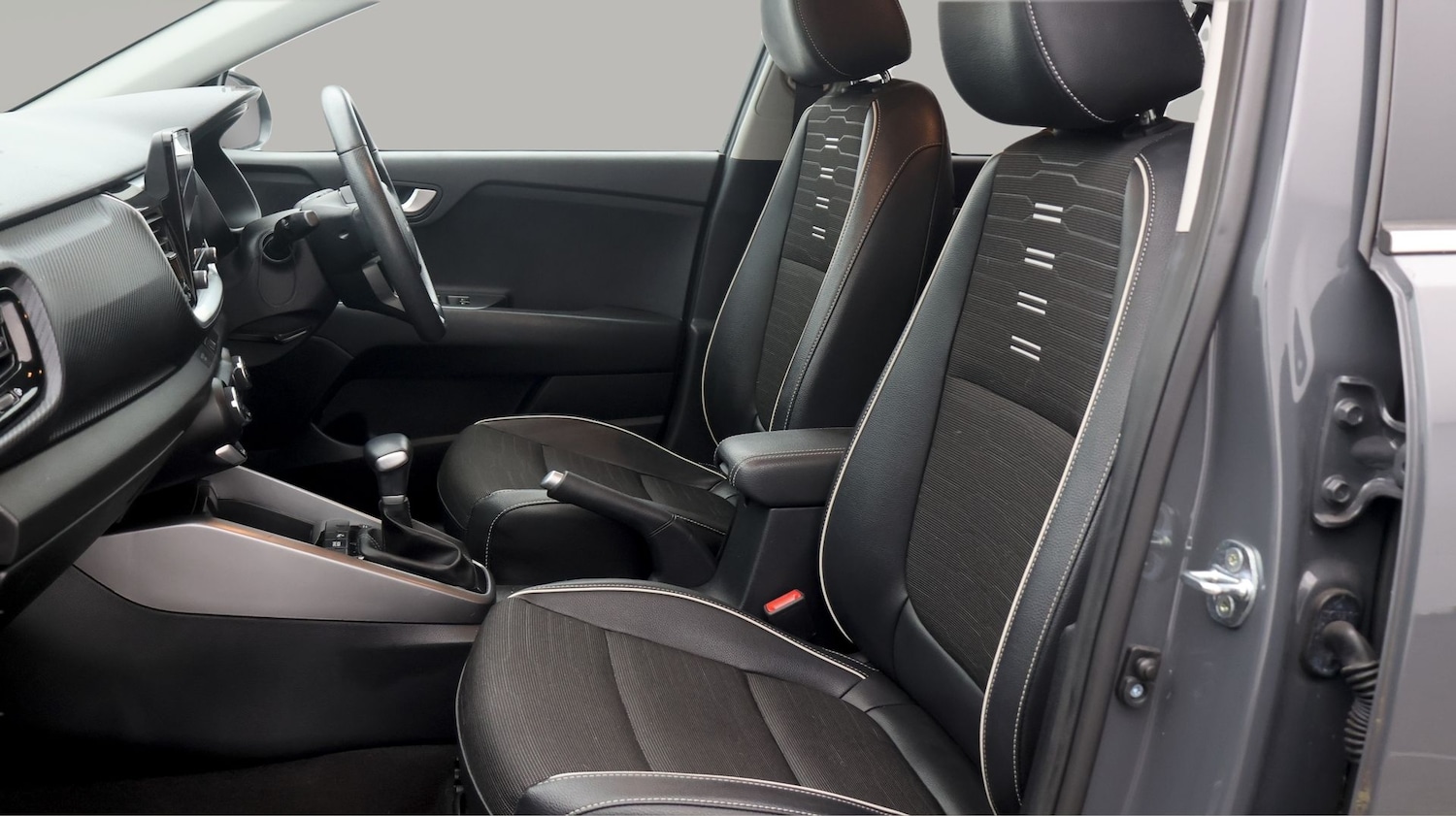 Used Kia Stonic 2022 for sale - 77412565: Photo 14