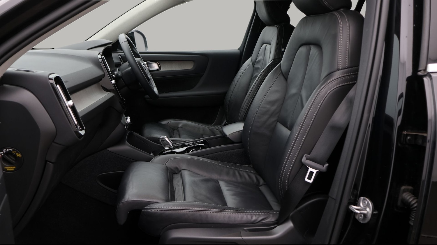 Used Volvo XC40 2022 for sale - 77603927: Photo 14