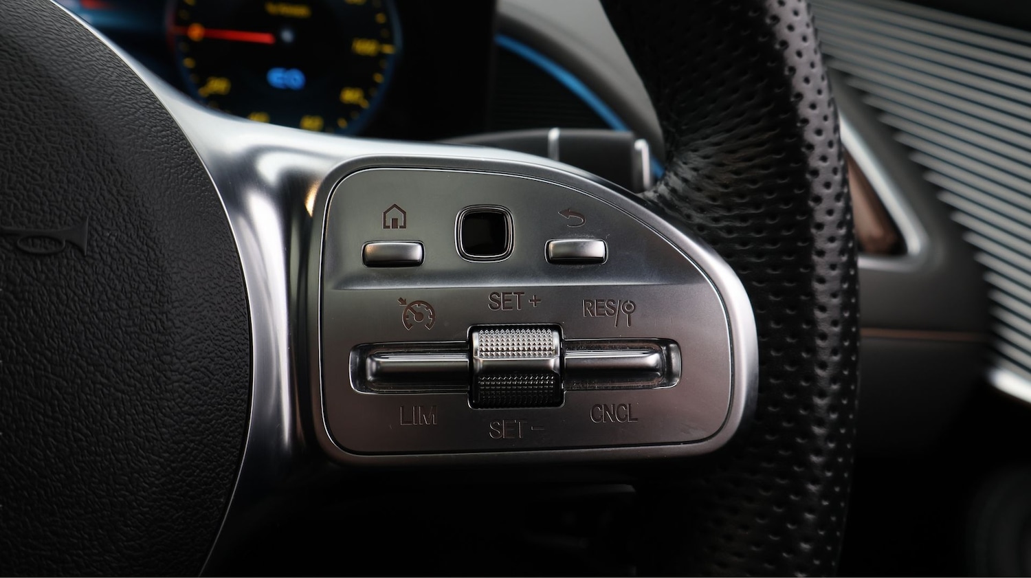 Used Mercedes-Benz EQC 2023 for sale - 77610516: Photo 24