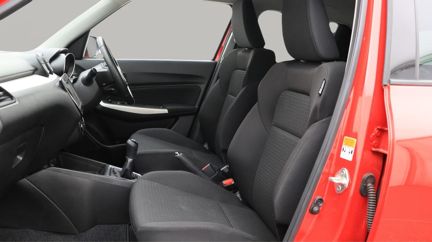 Used Suzuki Swift 2023 for sale - 76388850: Photo 15