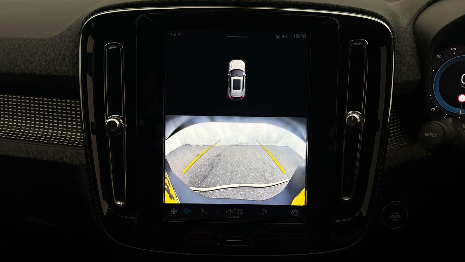 Used Volvo XC40 2024 for sale - 78222719: Photo 27