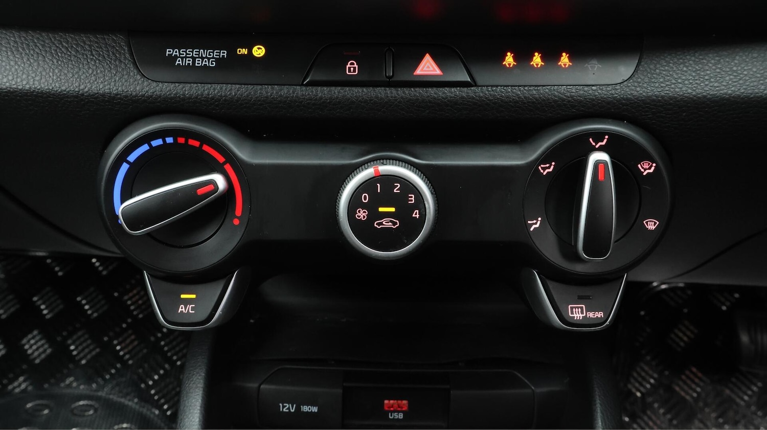 Used Kia Stonic 2021 for sale - 76457157: Photo 13