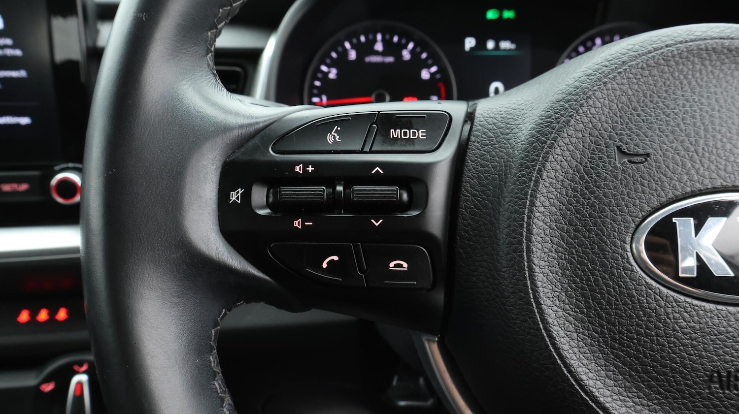 Used Kia Stonic 2021 for sale - 76457157: Photo 24