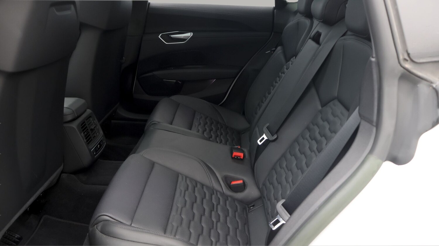 Used Audi e-tron GT 2022 for sale - 77220384: Photo 16