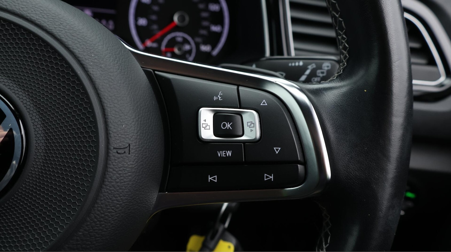 Used Volkswagen T-Roc 2021 for sale - 76538548: Photo 24