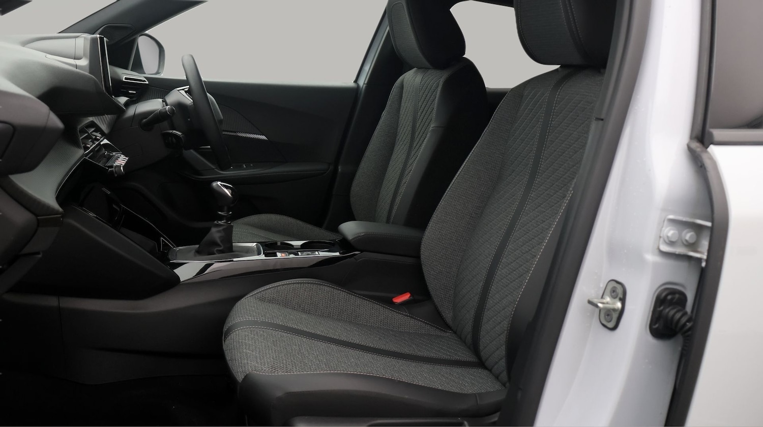 Used Peugeot 2008 2023 for sale - 77198400: Photo 14