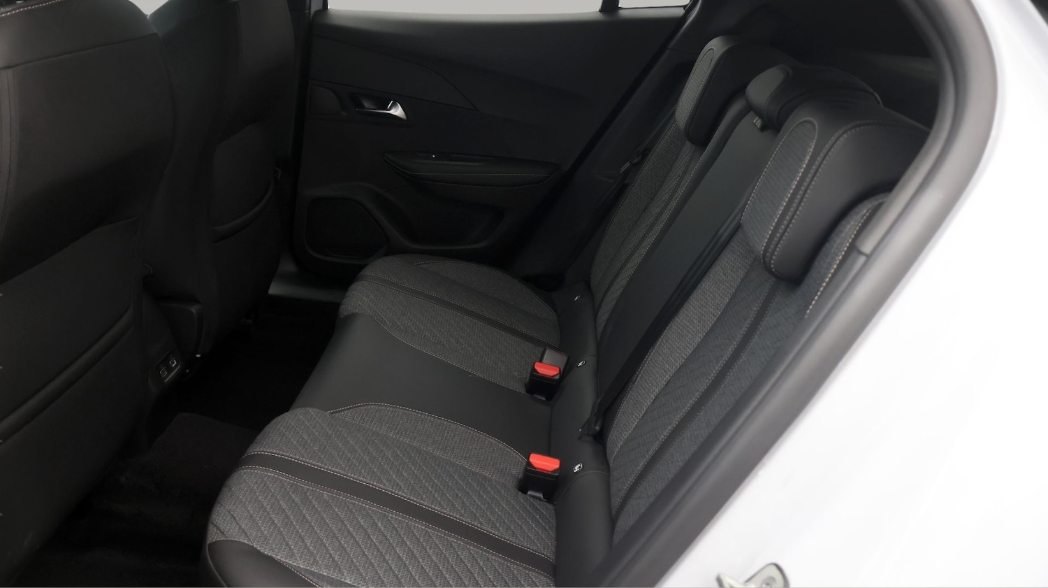 Used Peugeot 2008 2023 for sale - 77198400: Photo 16