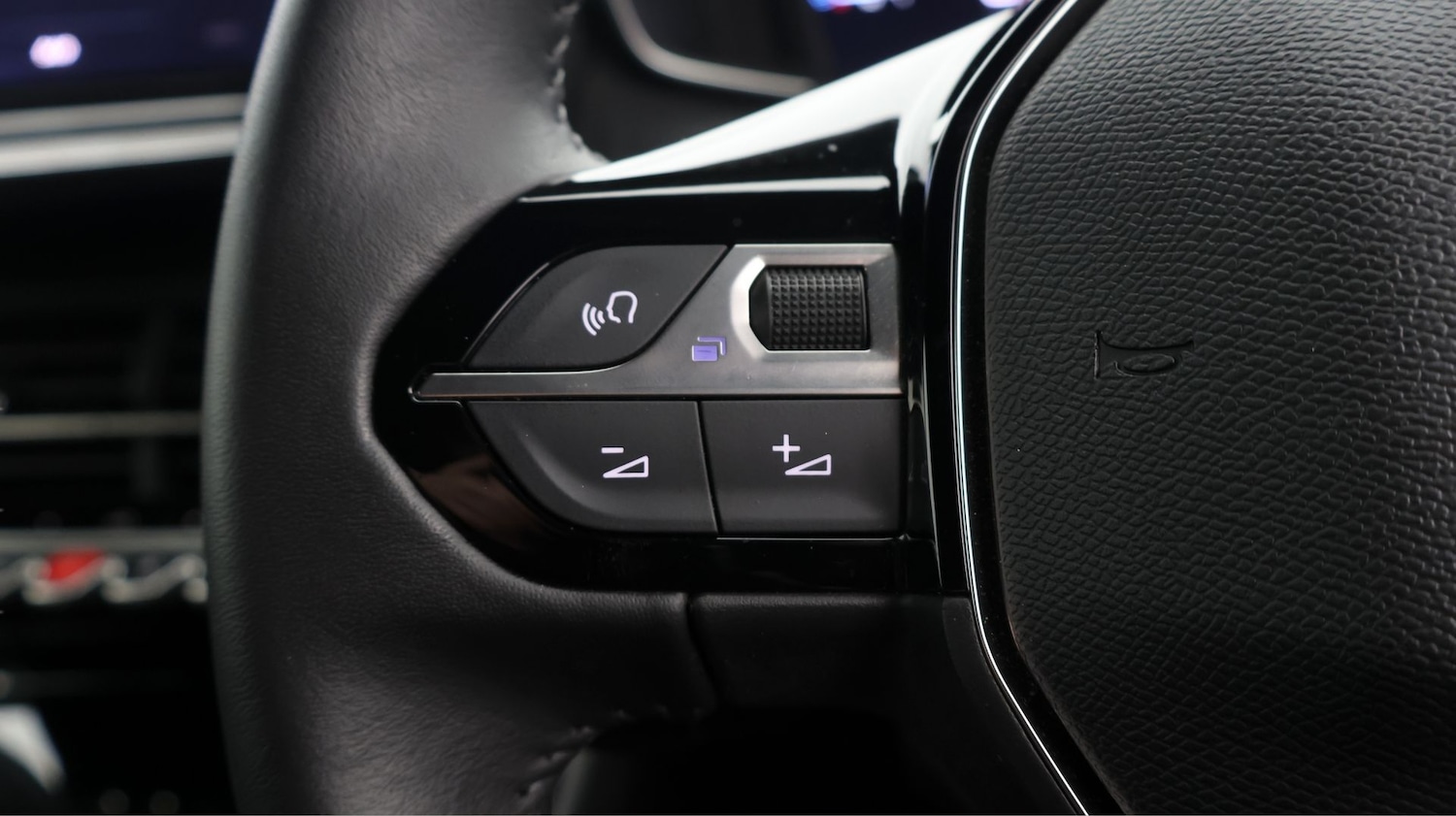 Used Peugeot 2008 2023 for sale - 77198400: Photo 20