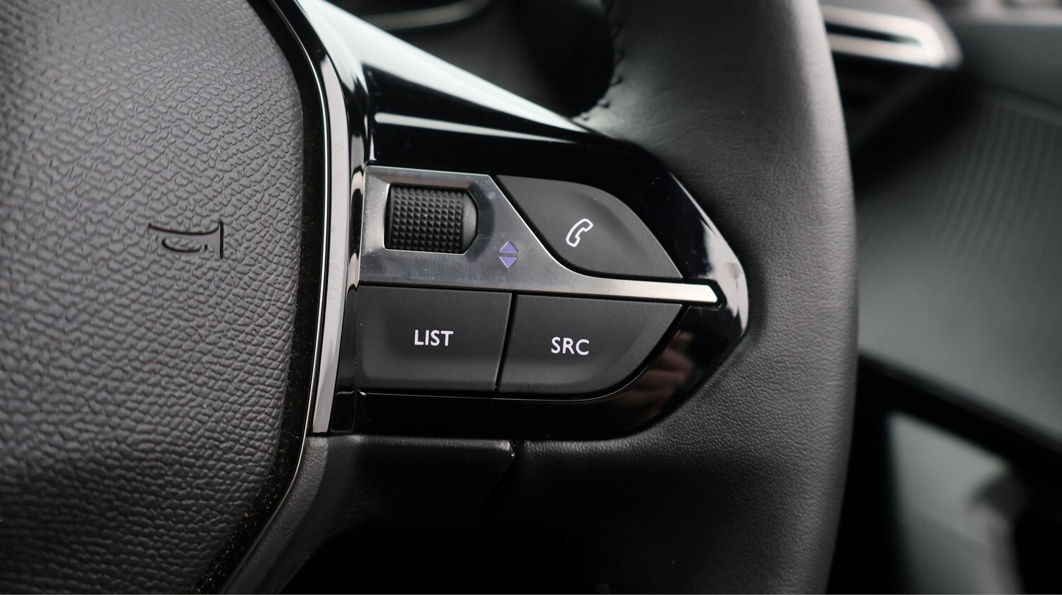 Used Peugeot 2008 2023 for sale - 77198400: Photo 23