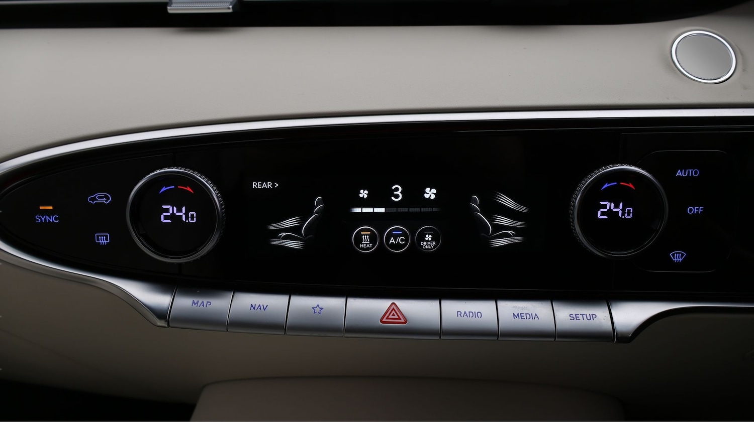 Used Genesis GV70 2023 for sale - 77900926: Photo 12