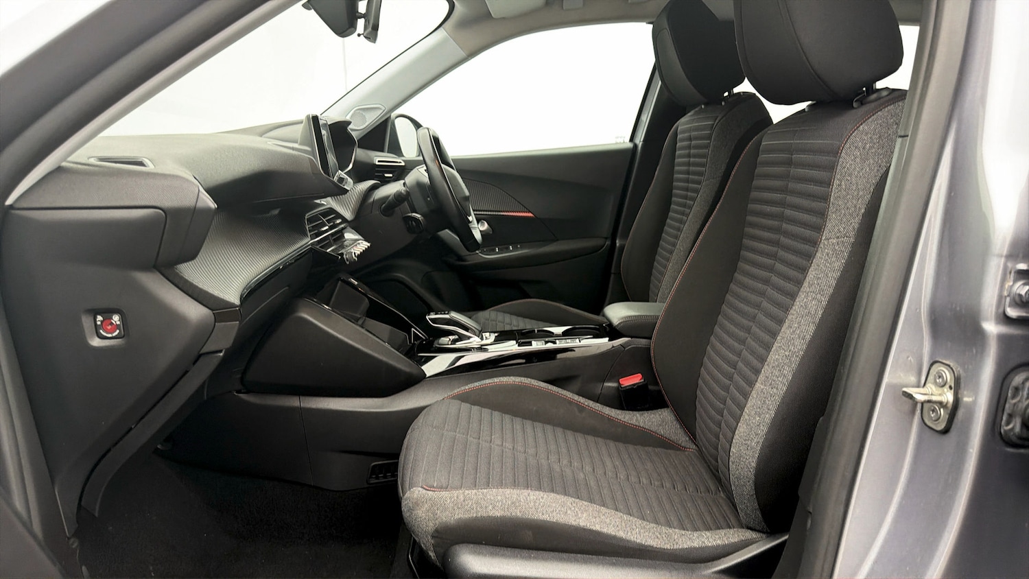 Used Peugeot E-2008 2020 for sale - 77916308: Photo 13