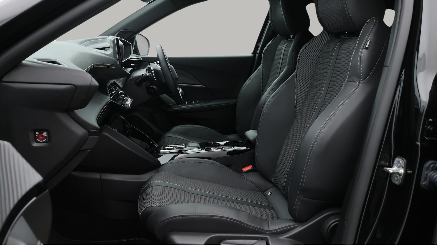 Used Peugeot 2008 2022 for sale - 76399076: Photo 15