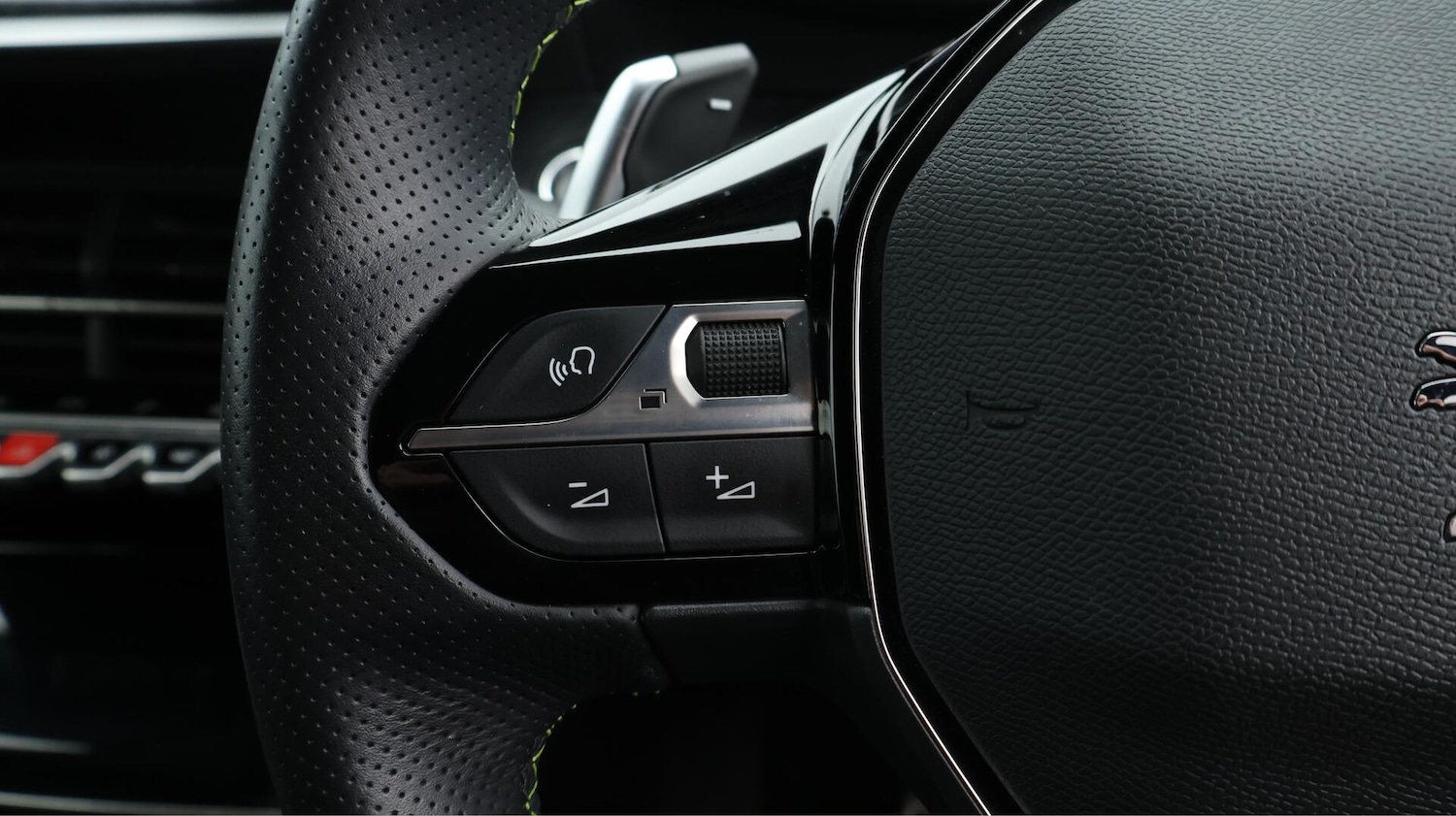 Used Peugeot 2008 2022 for sale - 76399076: Photo 27