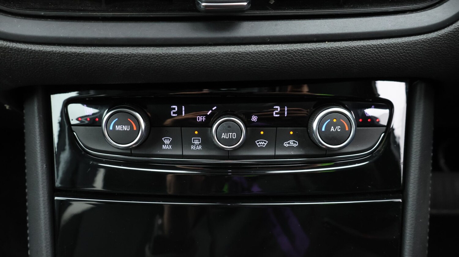 Used Vauxhall Grandland 2024 for sale - 77271128: Photo 12