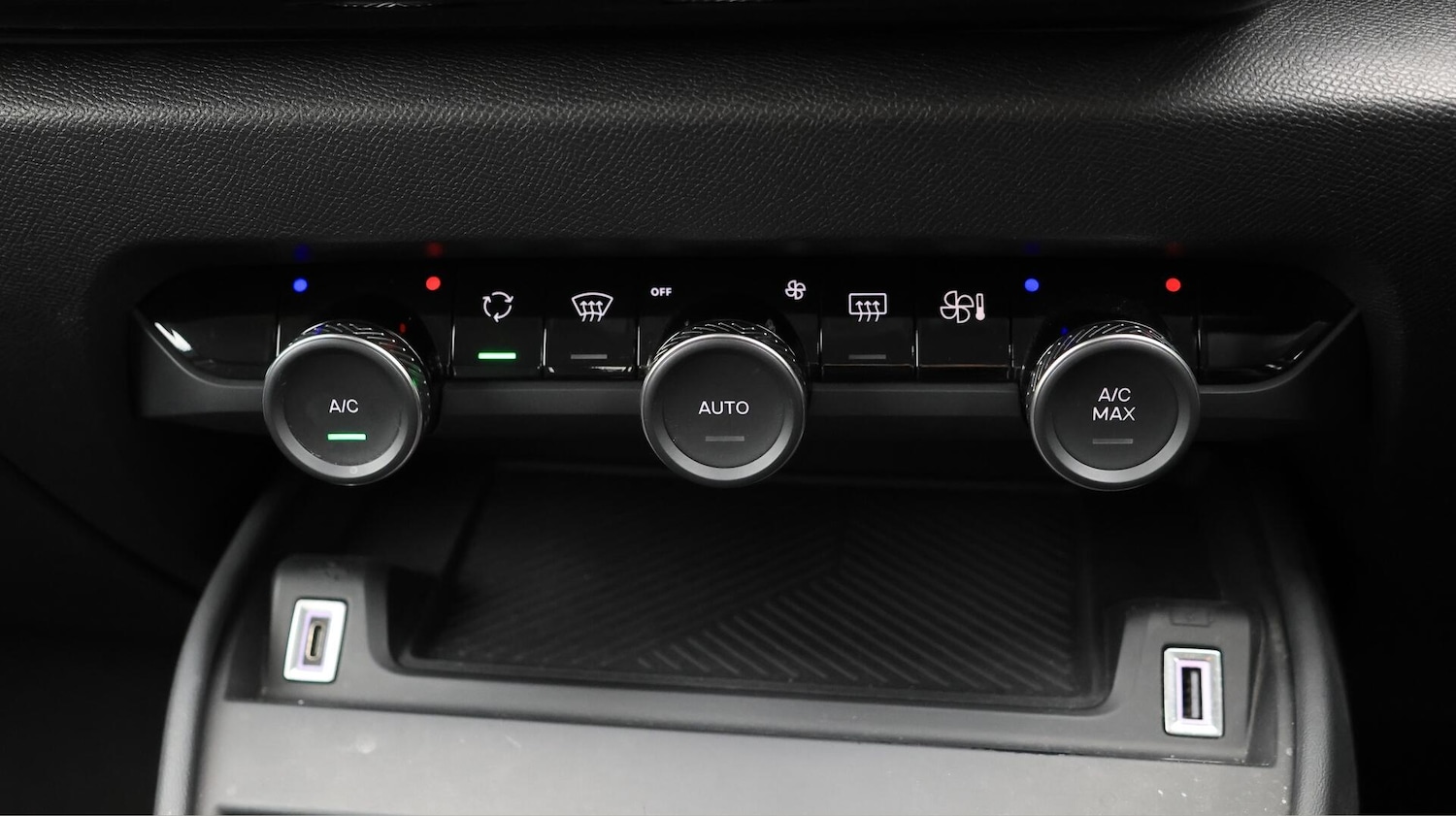 Used Citroen C4 2022 for sale - 76409574: Photo 13