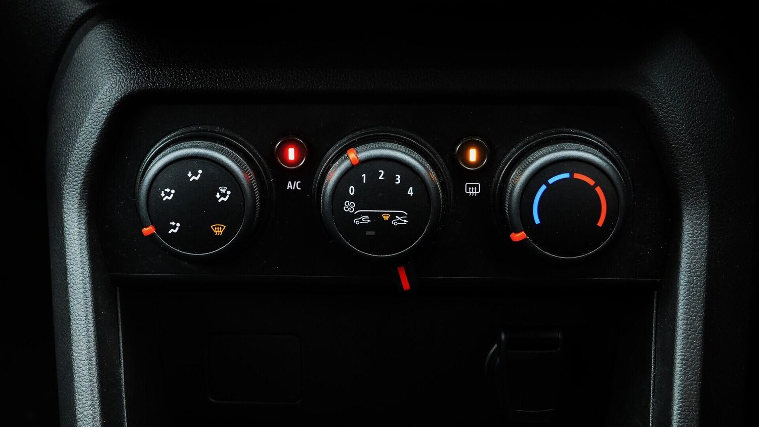 Used Dacia Sandero 2023 for sale - 76071996: Photo 12