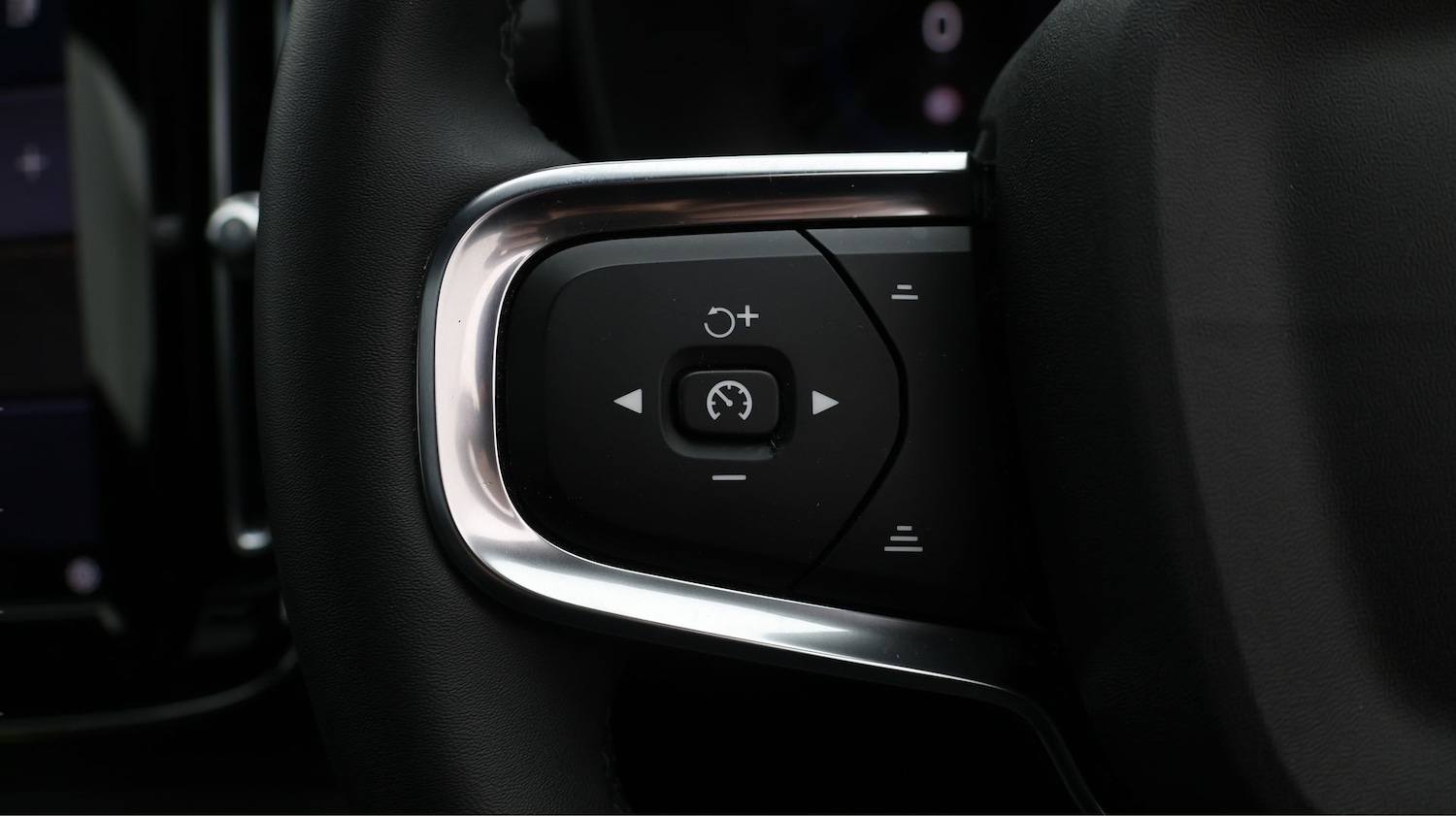 Used Volvo XC40 2022 for sale - 77392182: Photo 23