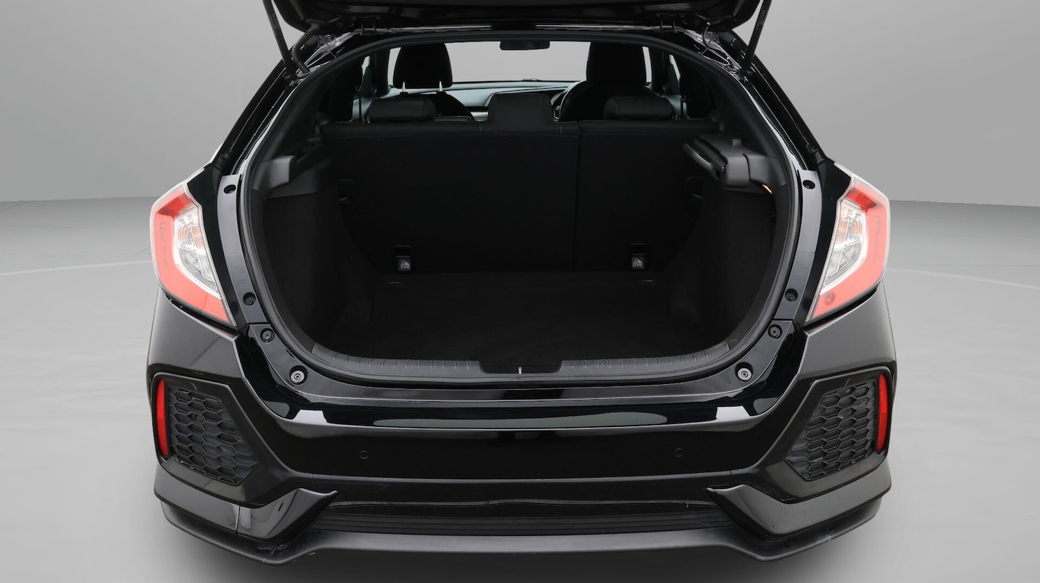 Used Honda Civic 2018 for sale - 76441170: Photo 18