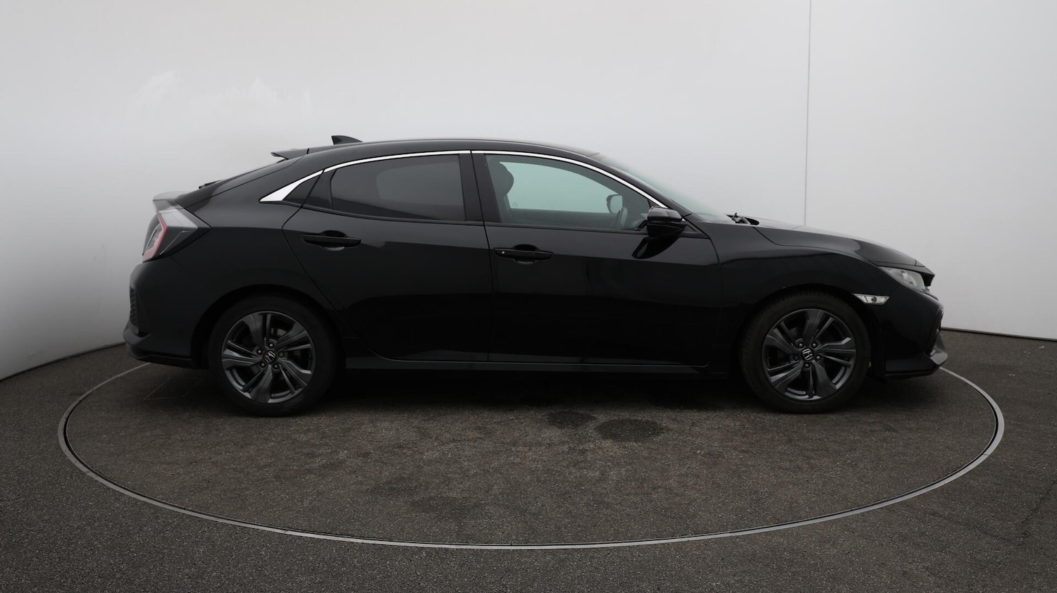 Used Honda Civic 2018 for sale - 76441170: Photo 48