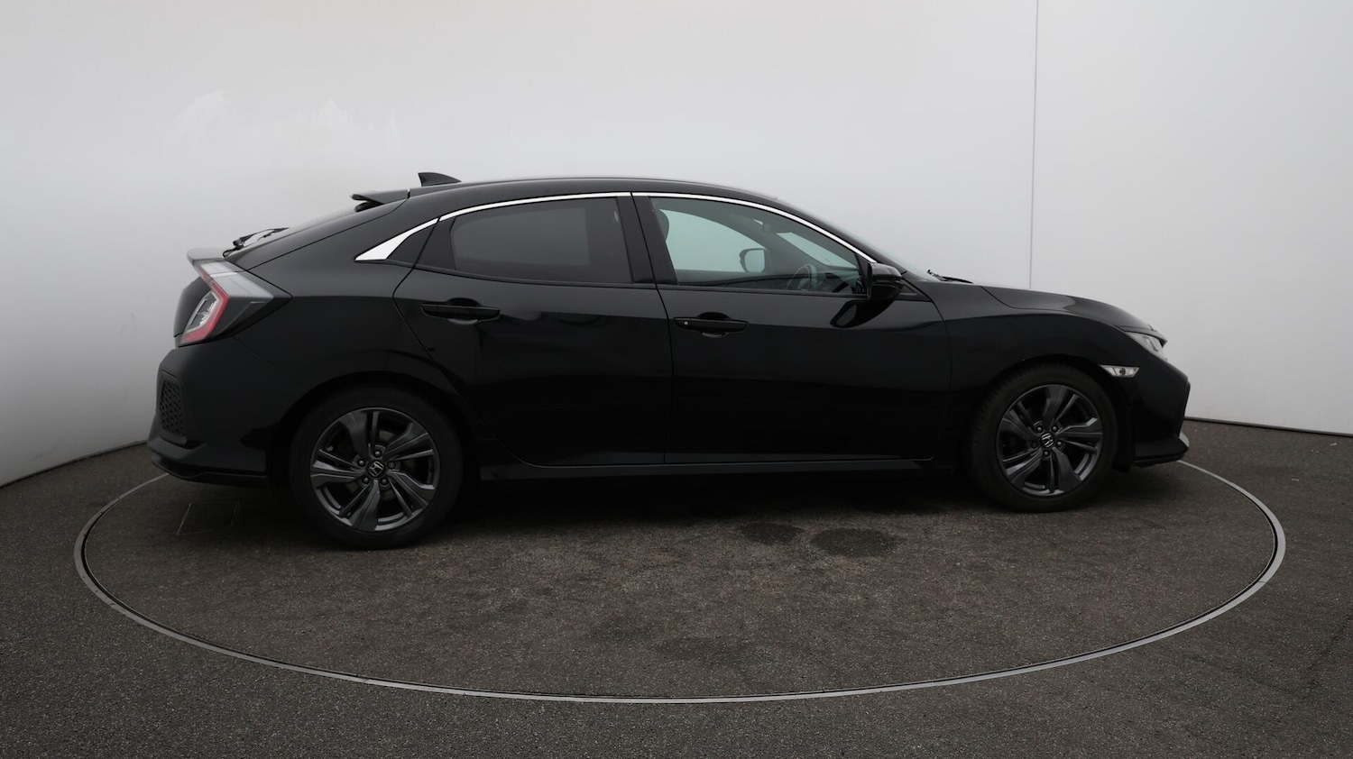 Used Honda Civic 2018 for sale - 76441170: Photo 49