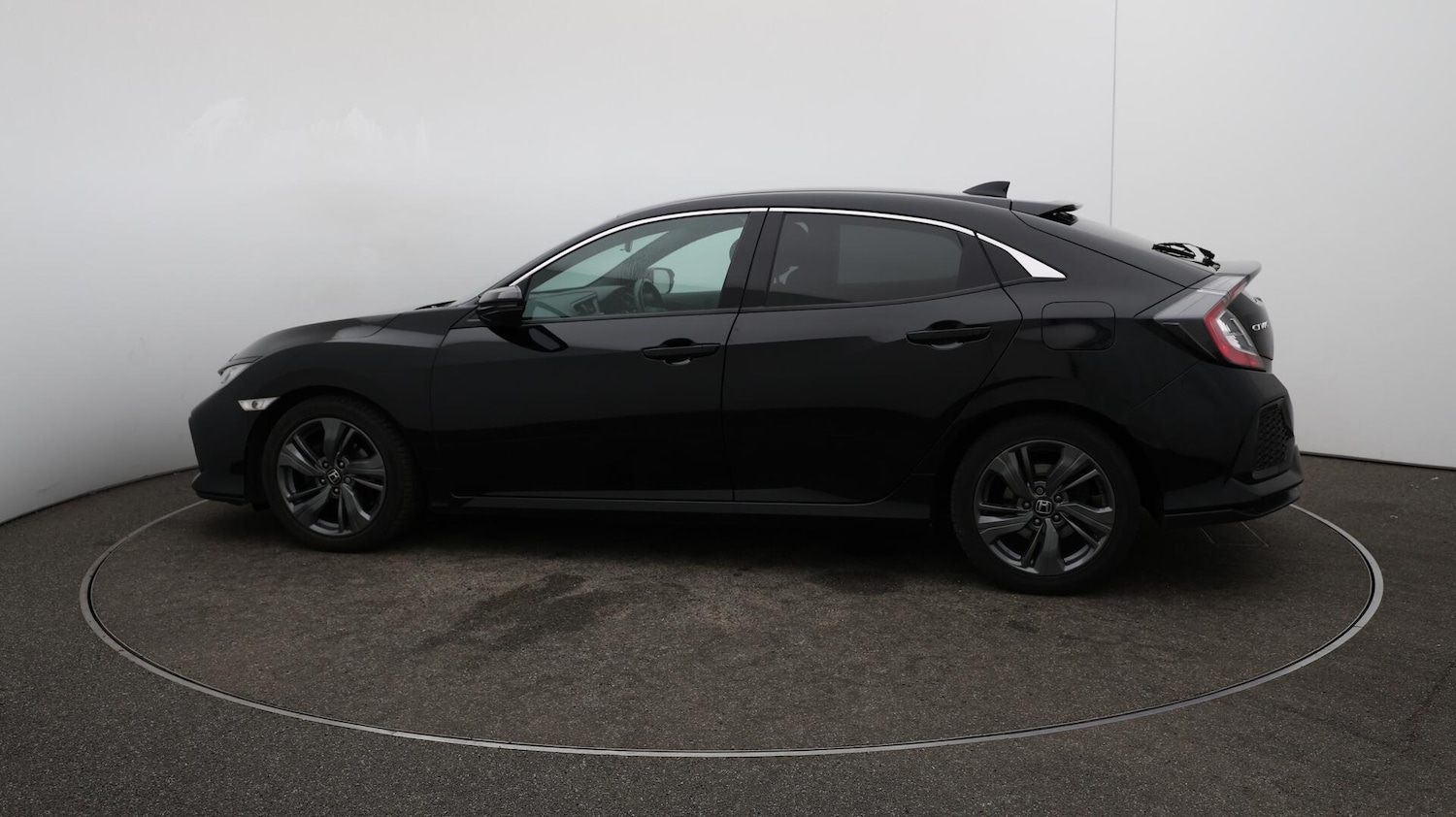Used Honda Civic 2018 for sale - 76441170: Photo 57