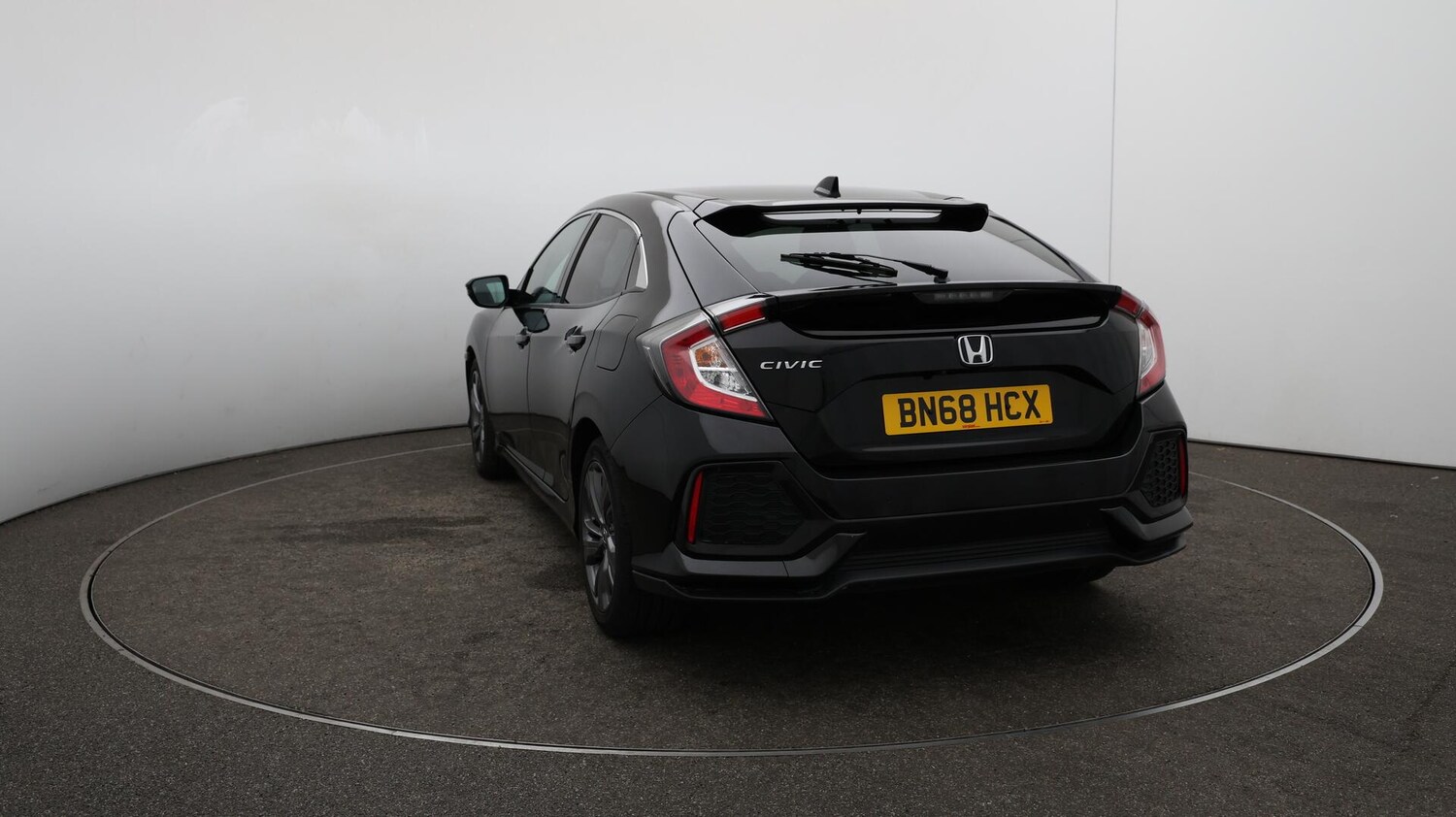 Used Honda Civic 2018 for sale - 76441170: Photo 59