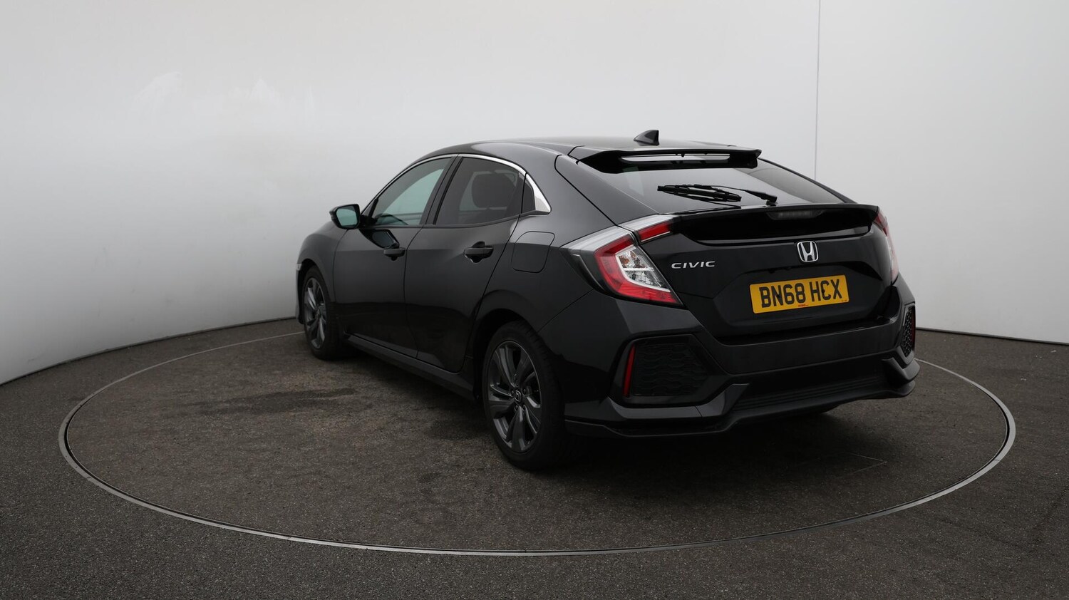 Used Honda Civic 2018 for sale - 76441170: Photo 60