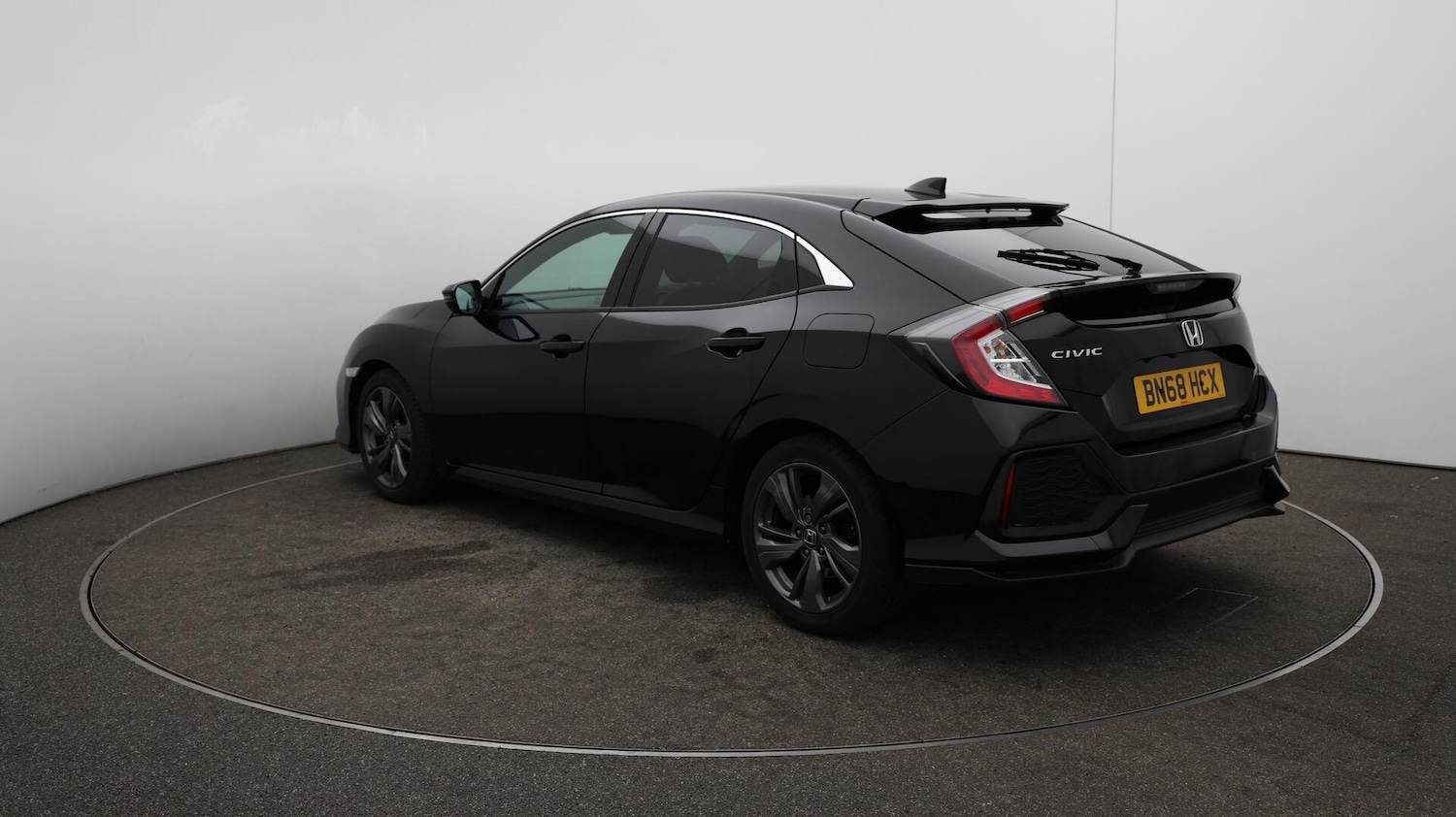 Used Honda Civic 2018 for sale - 76441170: Photo 61