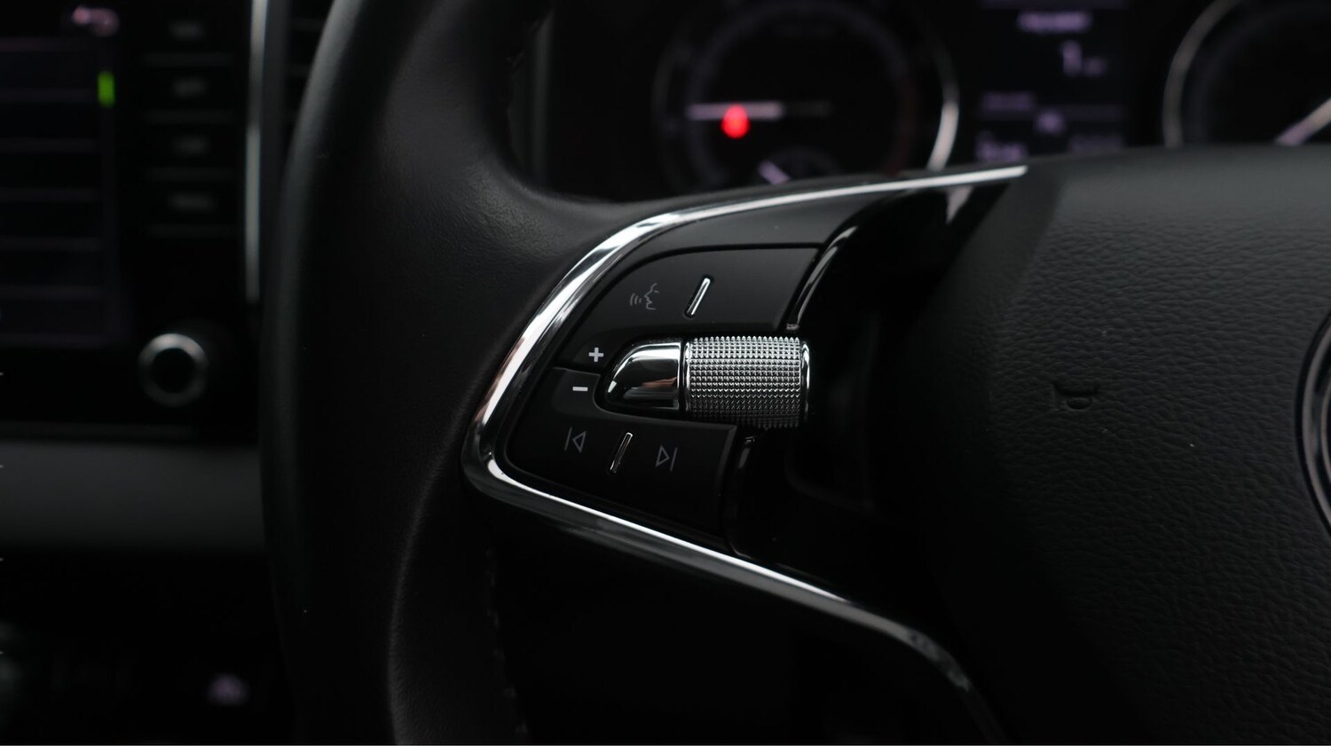 Used Skoda Karoq 2021 for sale - 77220369: Photo 23