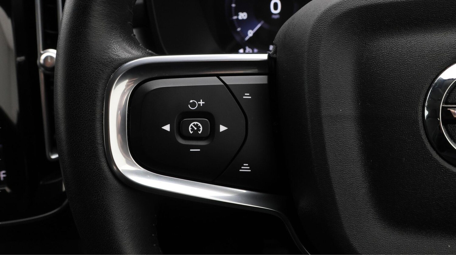 Used Volvo XC40 2021 for sale - 77628009: Photo 23